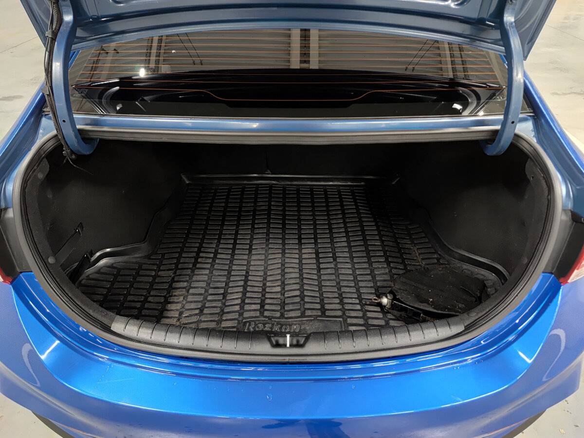 Купить Hyundai Solaris с пробегом. Фото: #9