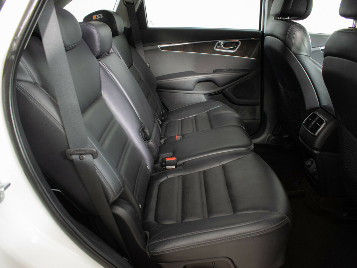 Купить Kia Sorento с пробегом. Фото: #9