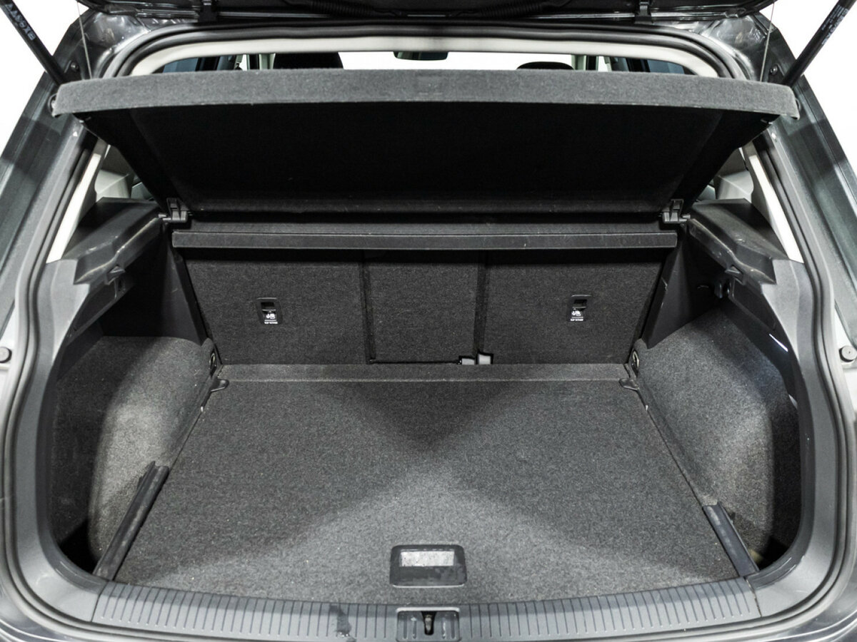 Купить Volkswagen Tiguan с пробегом. Фото: #17