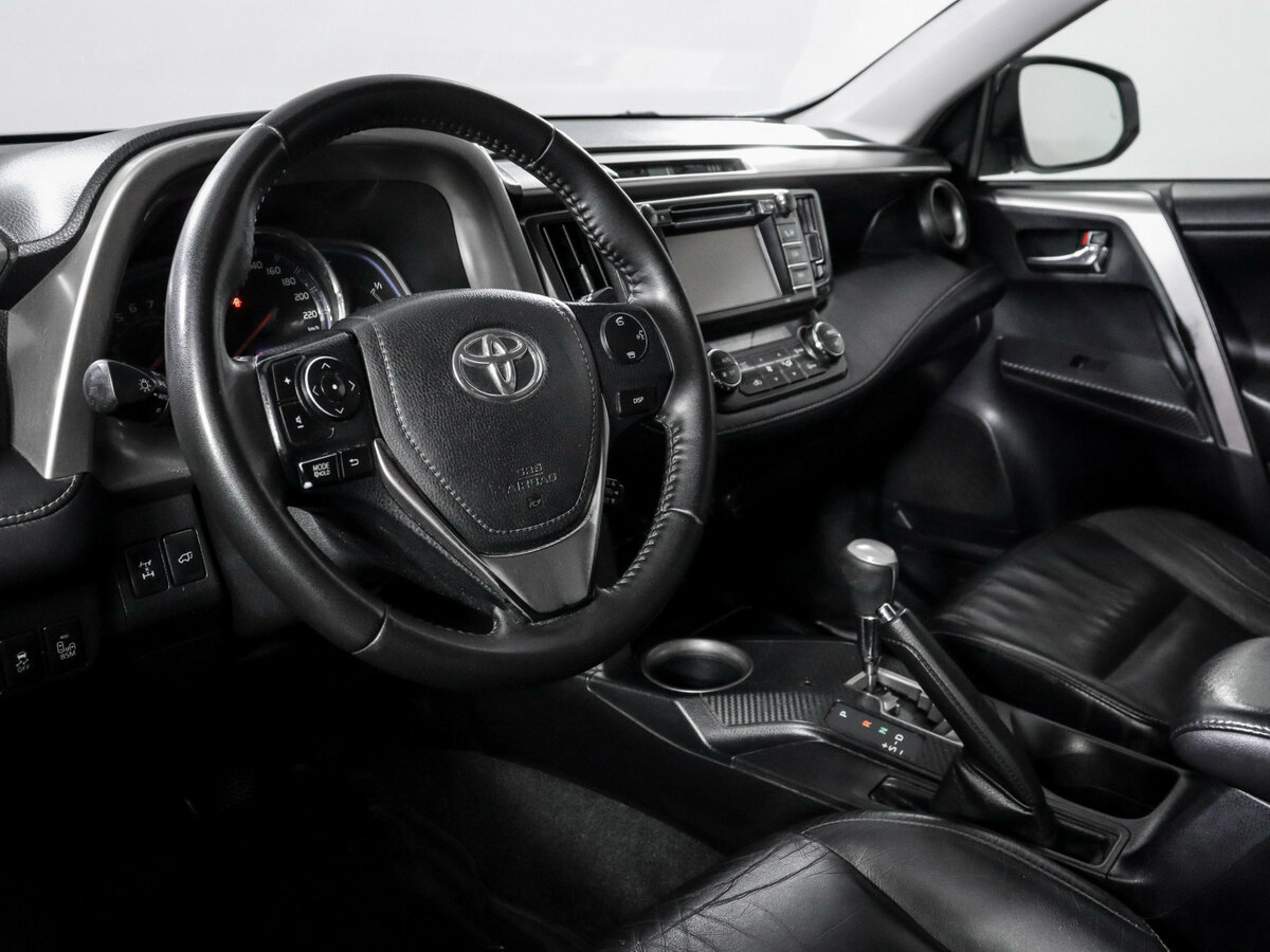 Купить Toyota RAV4 с пробегом. Фото: #13