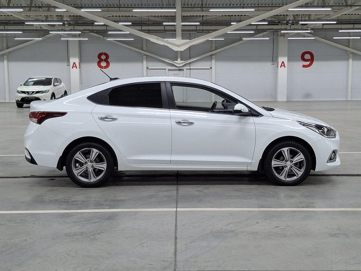 Купить Hyundai Solaris с пробегом. Фото: #3