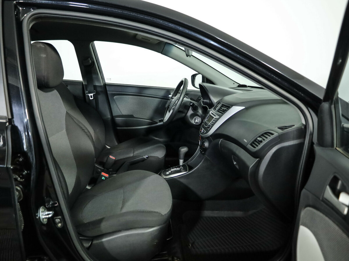 Купить Hyundai Solaris с пробегом. Фото: #23