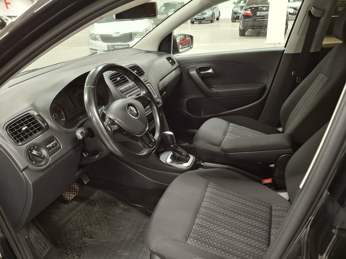Купить Volkswagen Polo с пробегом. Фото: #15