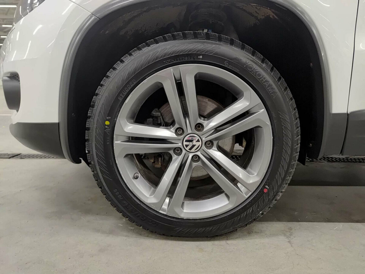 Купить Volkswagen Tiguan с пробегом. Фото: #17