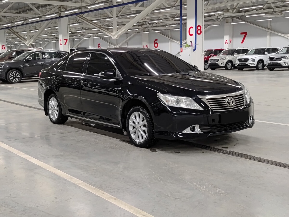 Купить Toyota Camry с пробегом. Фото: #2