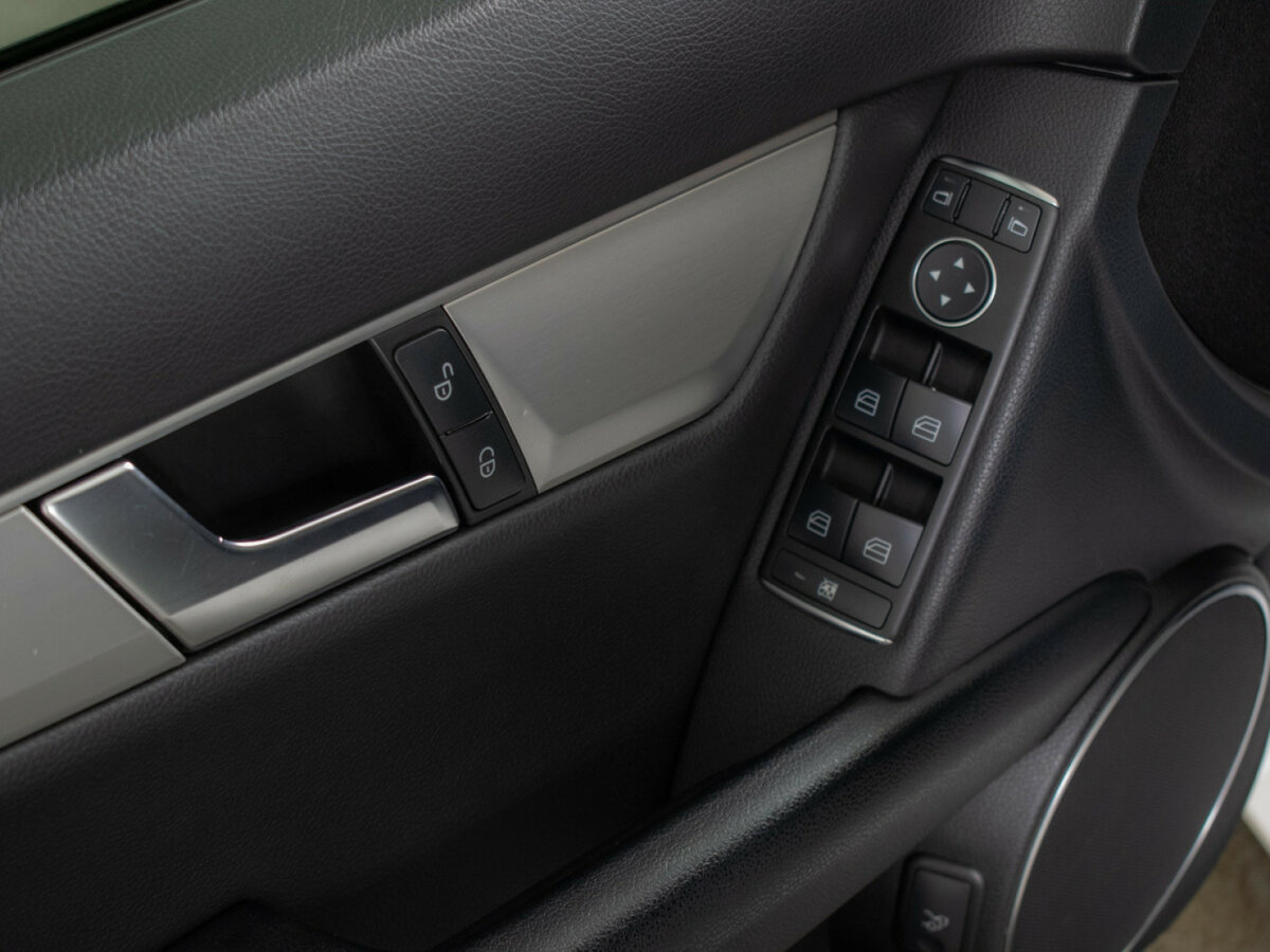 Купить Mercedes-Benz C-Класс с пробегом. Фото: #11