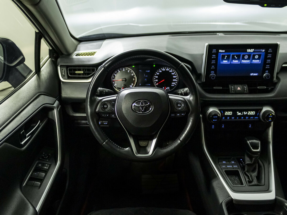 Купить Toyota RAV4 с пробегом. Фото: #9