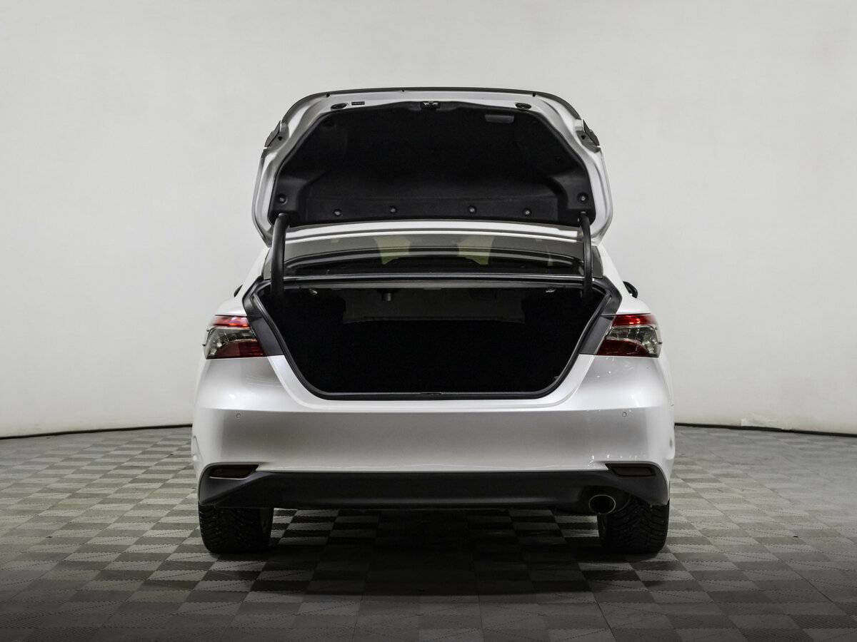 Купить Toyota Camry с пробегом. Фото: #18
