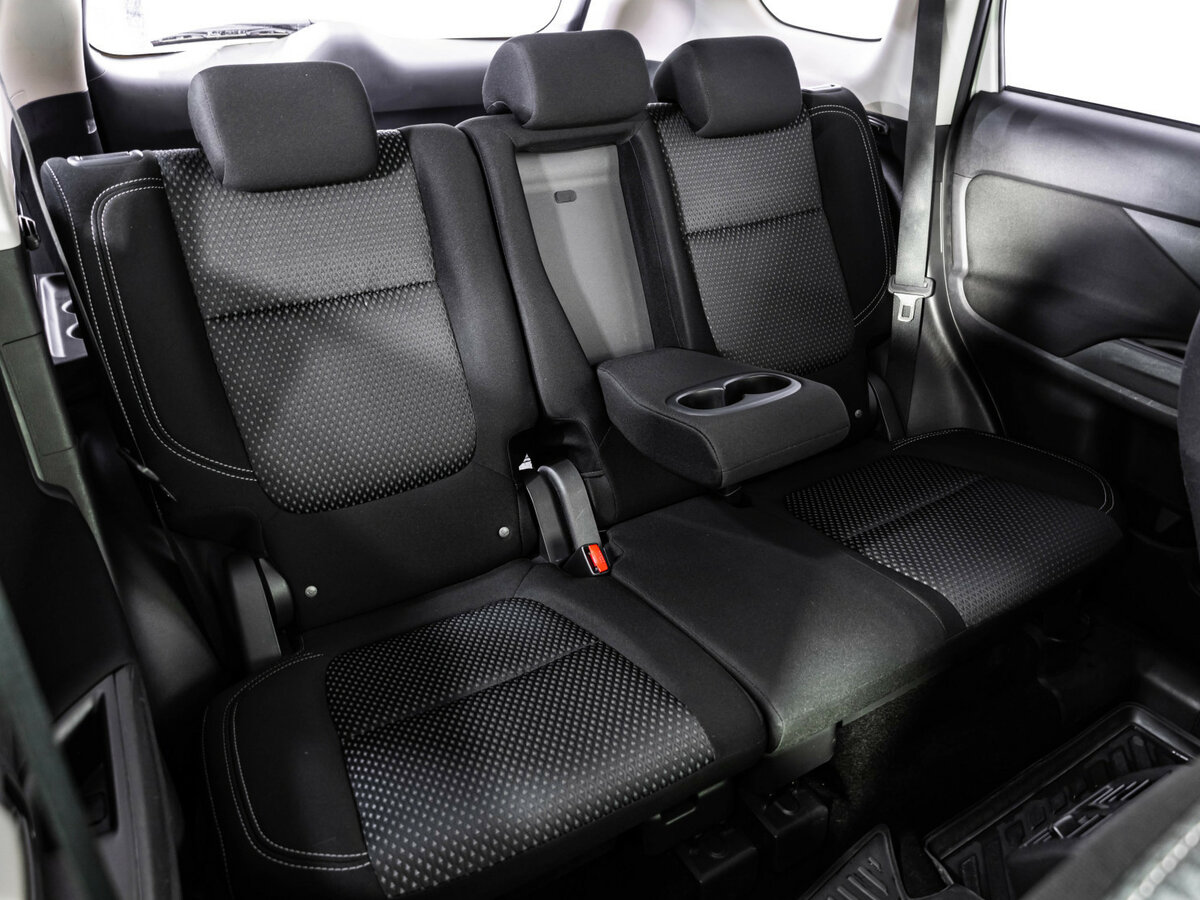 Купить Mitsubishi Outlander с пробегом. Фото: #19