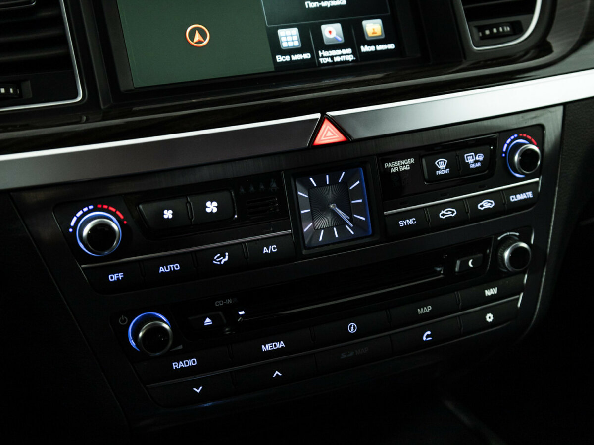 Купить Hyundai Genesis с пробегом. Фото: #13