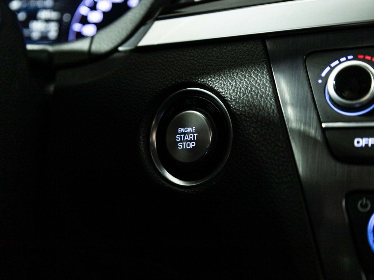 Купить Hyundai Genesis с пробегом. Фото: #15