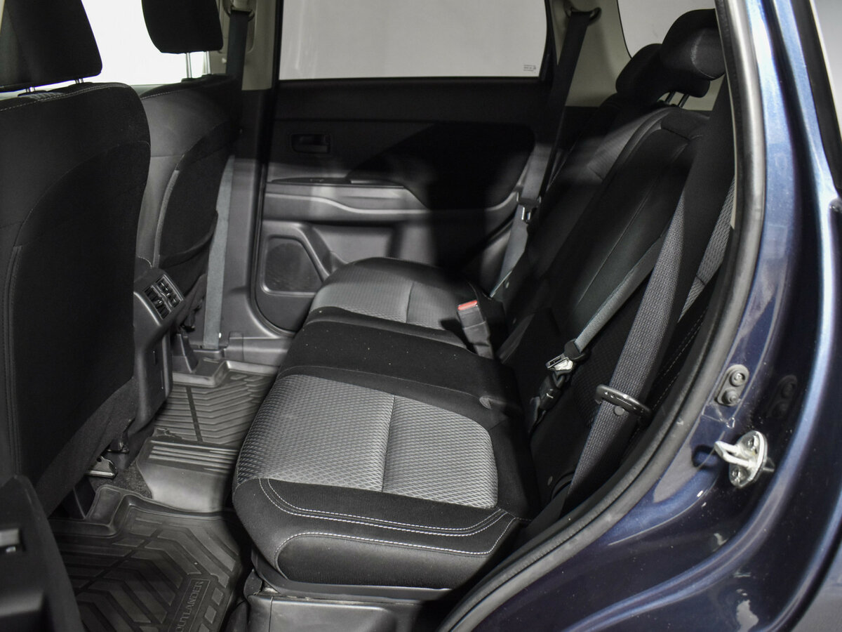 Купить Mitsubishi Outlander с пробегом. Фото: #10