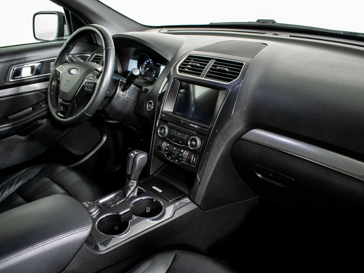 Купить Ford Explorer с пробегом. Фото: #10