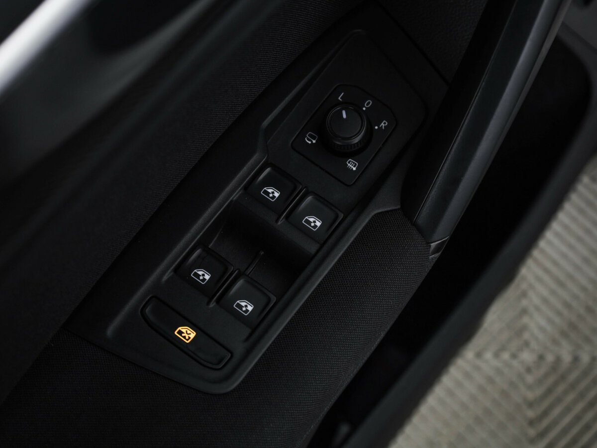 Купить Volkswagen Tiguan с пробегом. Фото: #23