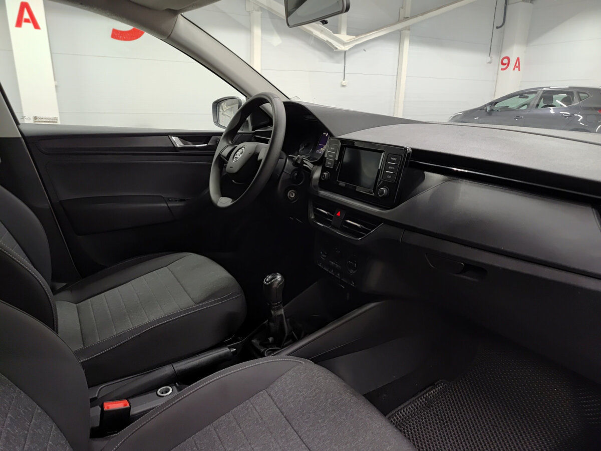 Купить Skoda Rapid с пробегом. Фото: #10
