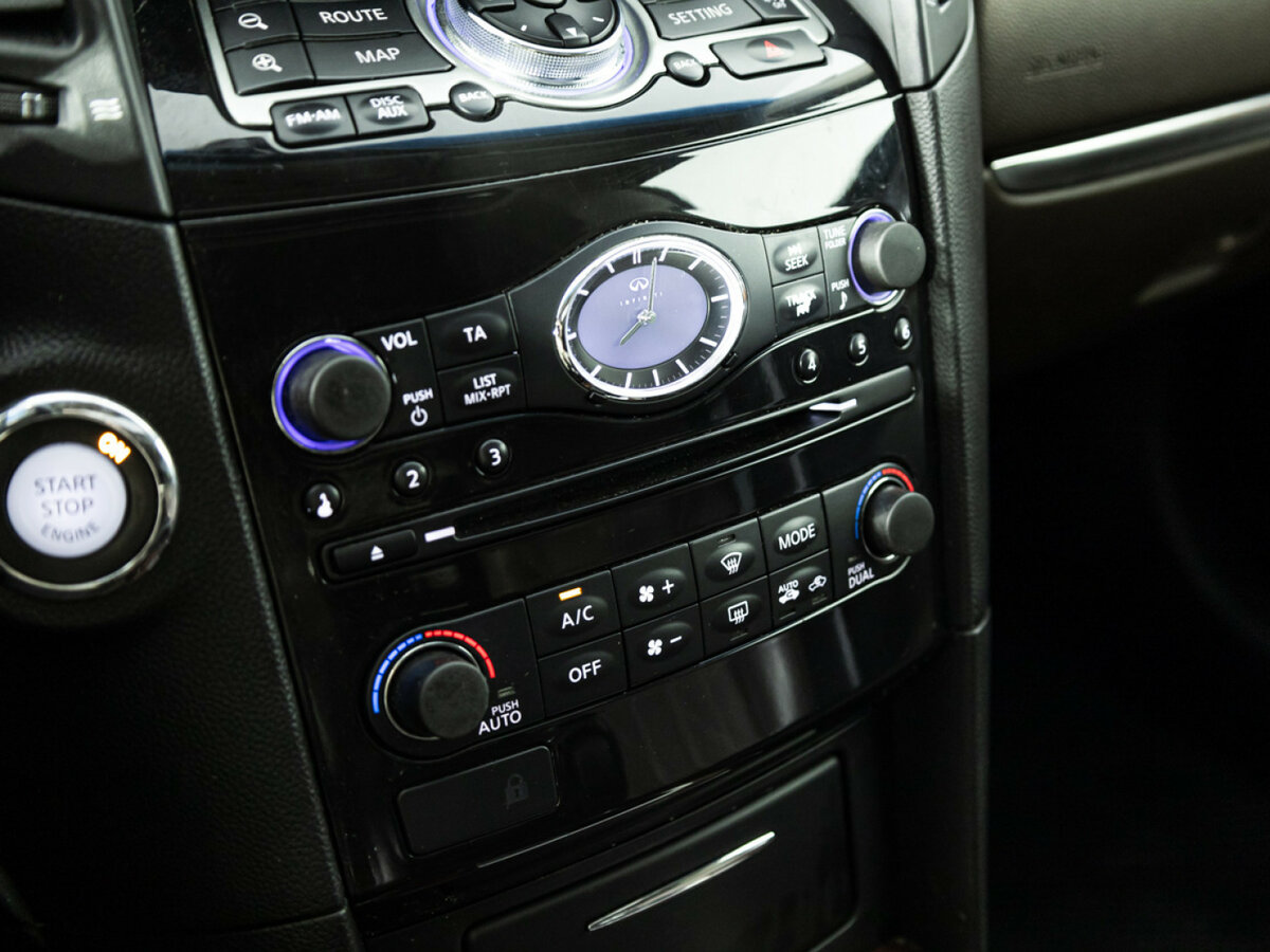 Купить Infiniti FX с пробегом. Фото: #18
