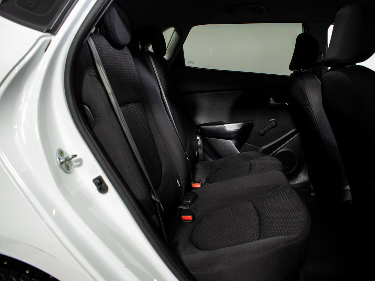 Купить Kia Rio с пробегом. Фото: #8