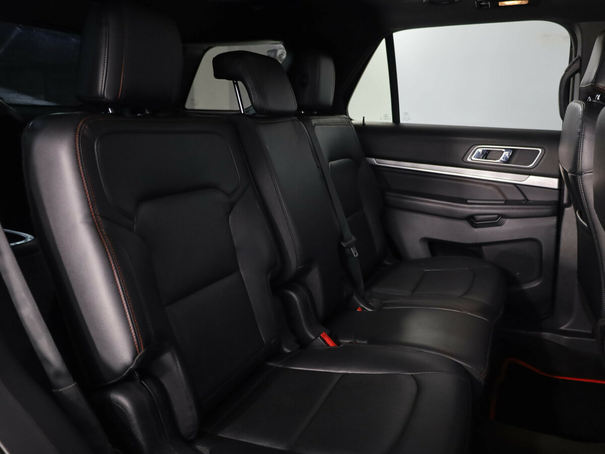 Купить Ford Explorer с пробегом. Фото: #20
