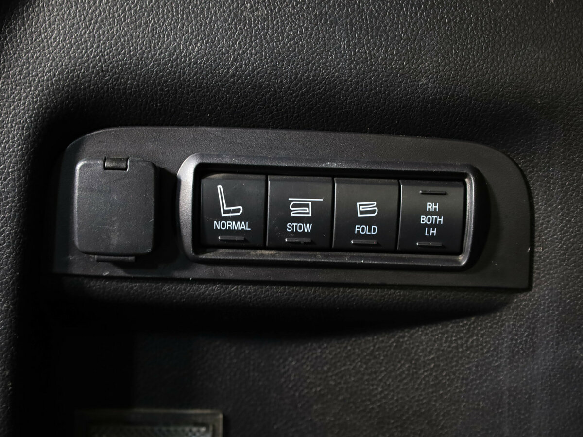 Купить Ford Explorer с пробегом. Фото: #22