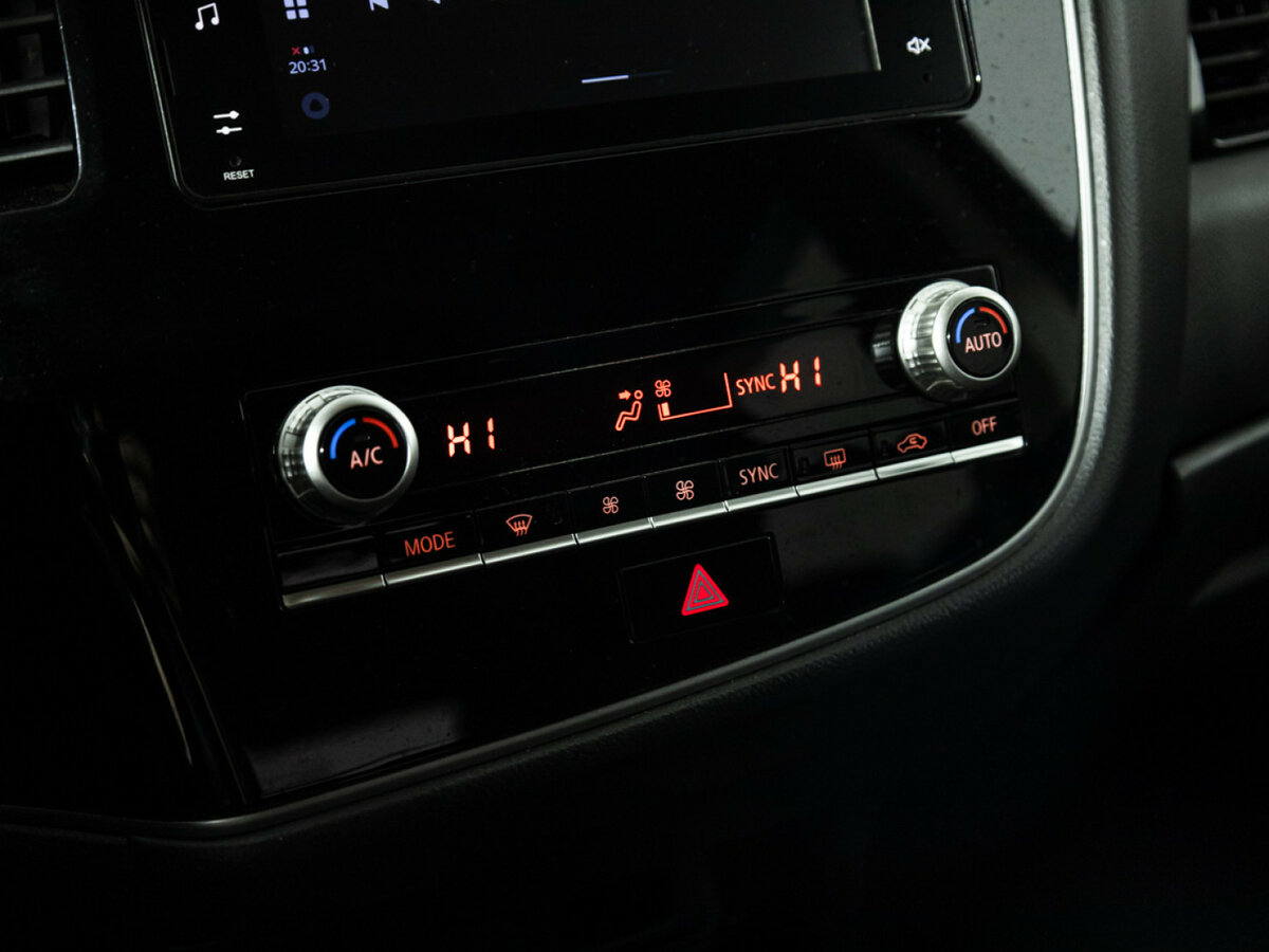 Купить Mitsubishi Outlander с пробегом. Фото: #13