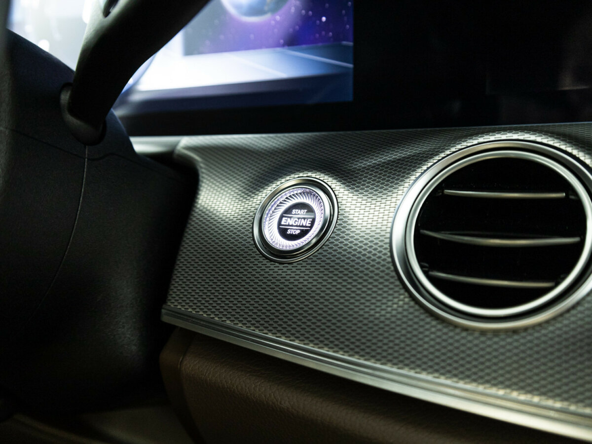 Купить Mercedes-Benz E-Класс с пробегом. Фото: #20