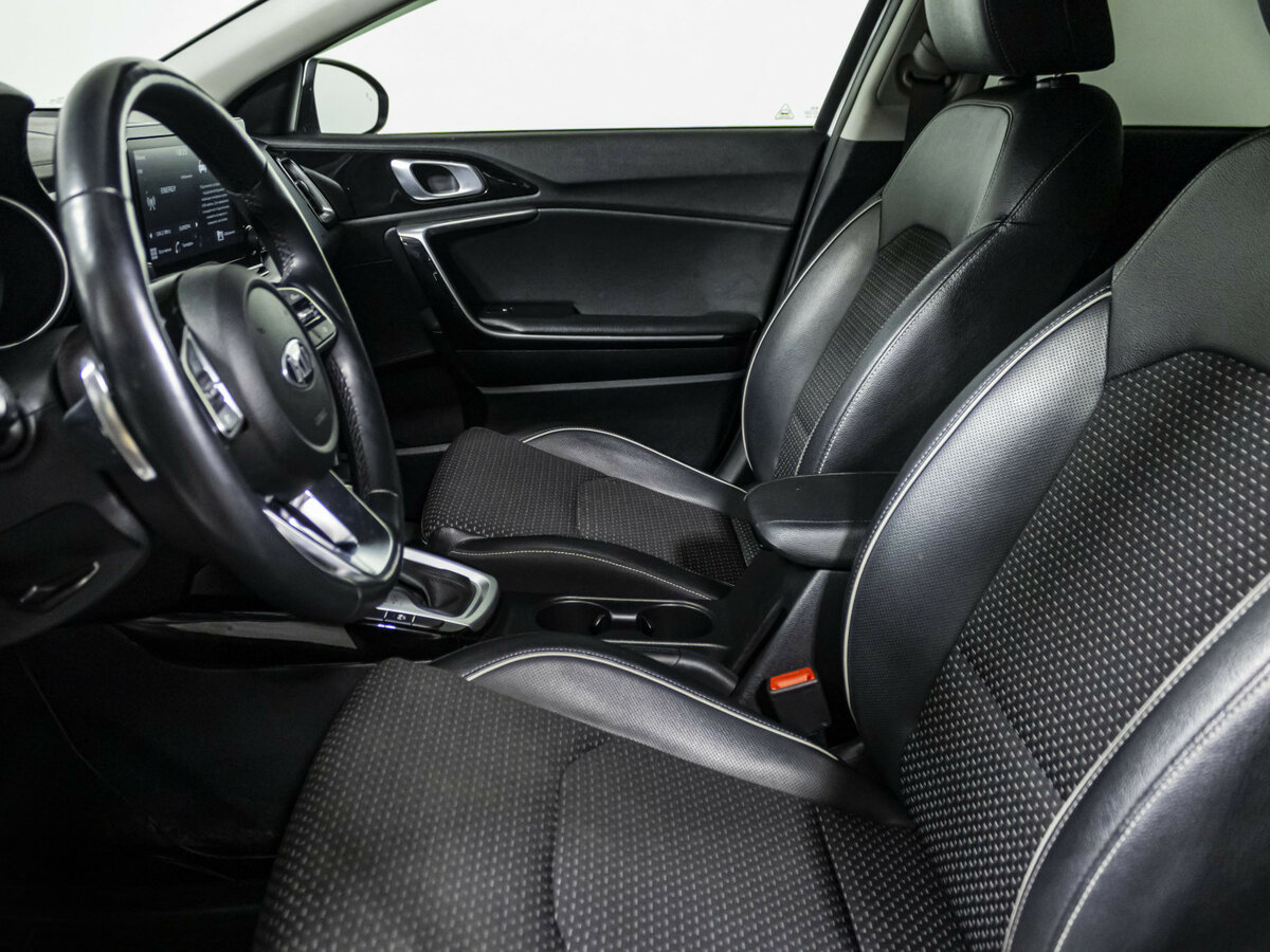Купить Kia Ceed с пробегом. Фото: #9