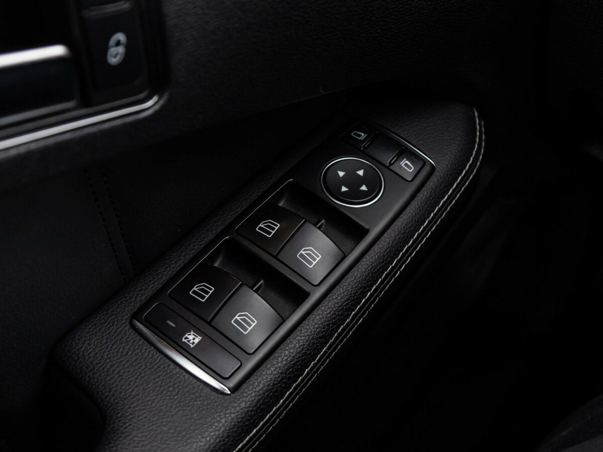 Купить Mercedes-Benz E-Класс с пробегом. Фото: #11