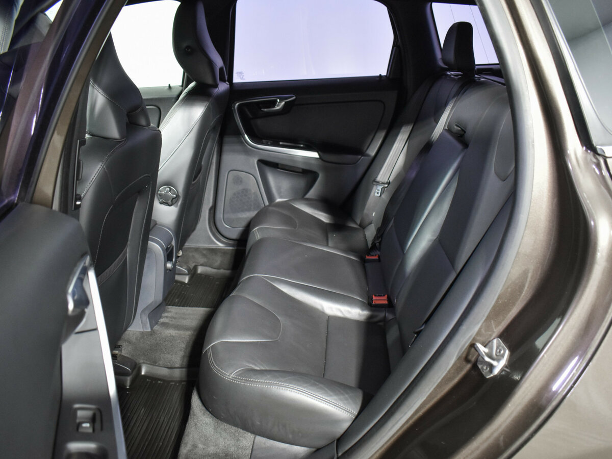 Купить Volvo XC60 с пробегом. Фото: #10