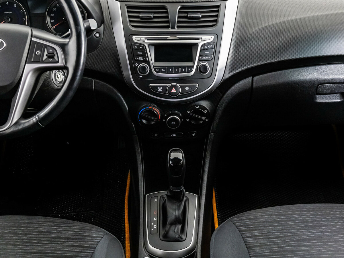 Купить Hyundai Solaris с пробегом. Фото: #10