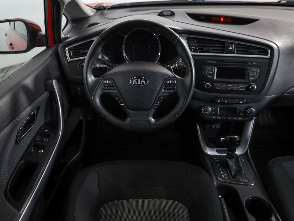 Купить Kia Ceed с пробегом. Фото: #8