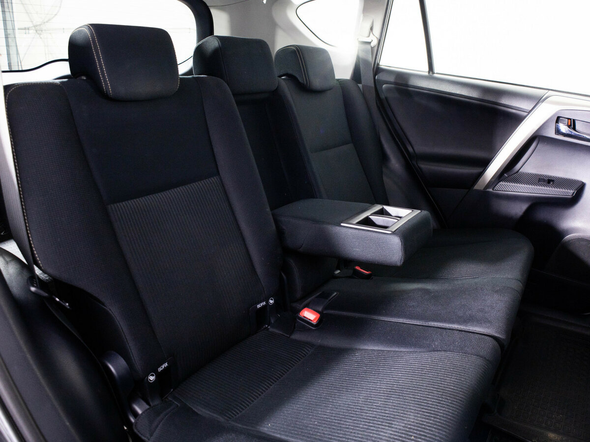 Купить Toyota RAV4 с пробегом. Фото: #11
