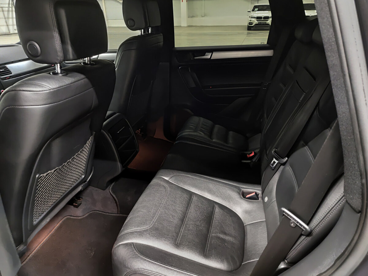 Купить Volkswagen Touareg с пробегом. Фото: #11