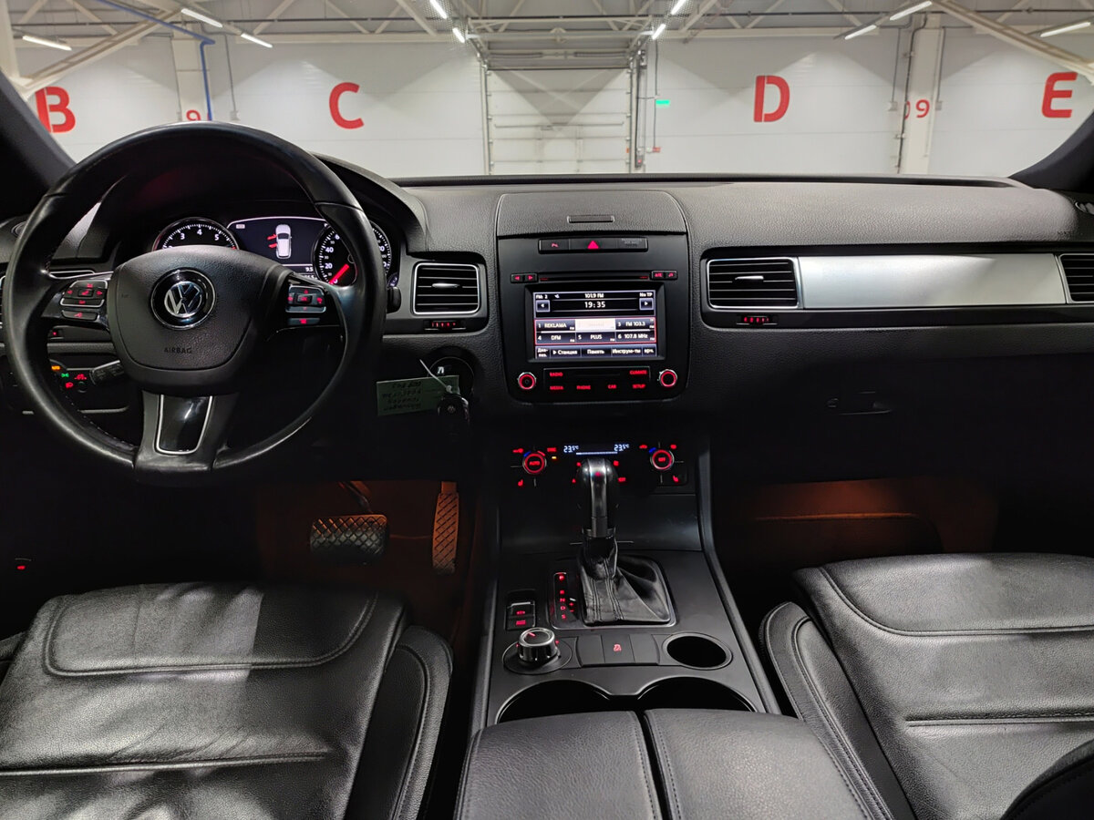 Купить Volkswagen Touareg с пробегом. Фото: #13