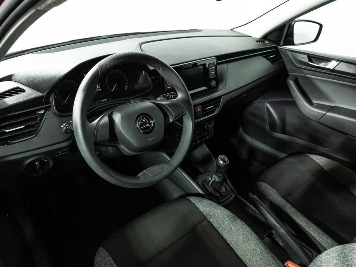 Купить Skoda Rapid с пробегом. Фото: #9