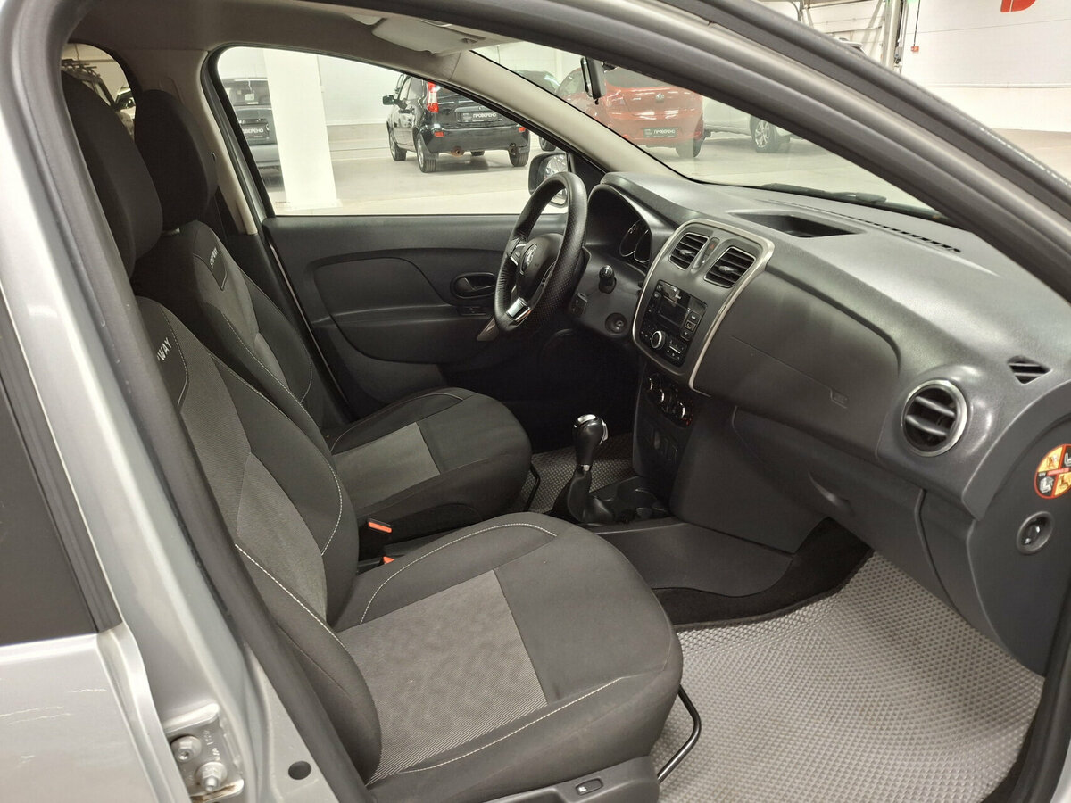 Купить Renault Logan с пробегом. Фото: #10