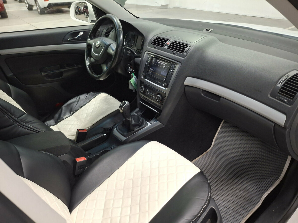 Купить Skoda Octavia с пробегом. Фото: #10