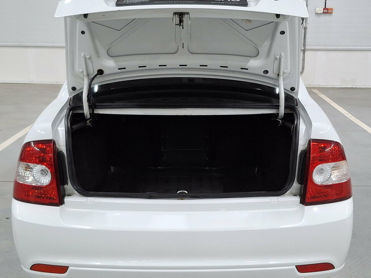 Купить Lada (ВАЗ) Priora с пробегом. Фото: #9