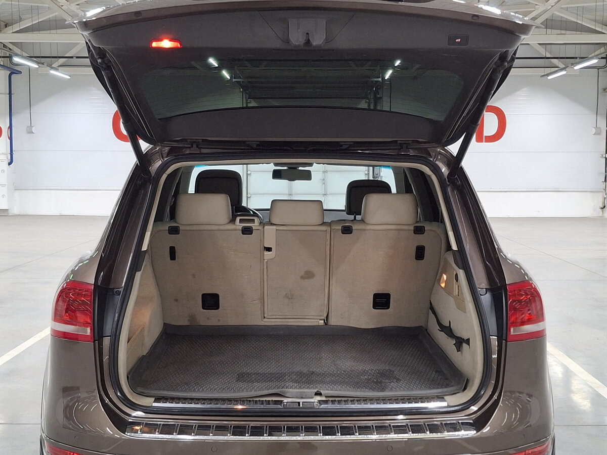 Купить Volkswagen Touareg с пробегом. Фото: #9