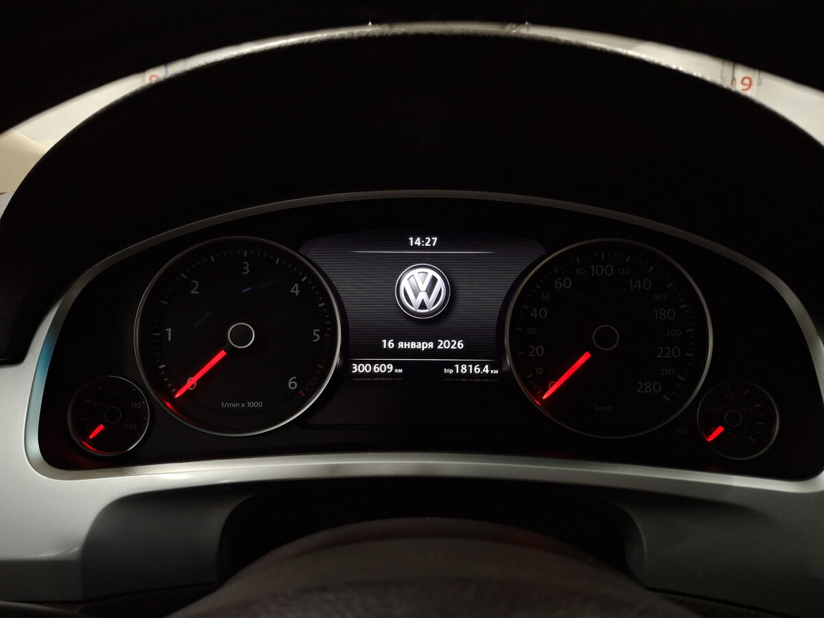 Купить Volkswagen Touareg с пробегом. Фото: #12